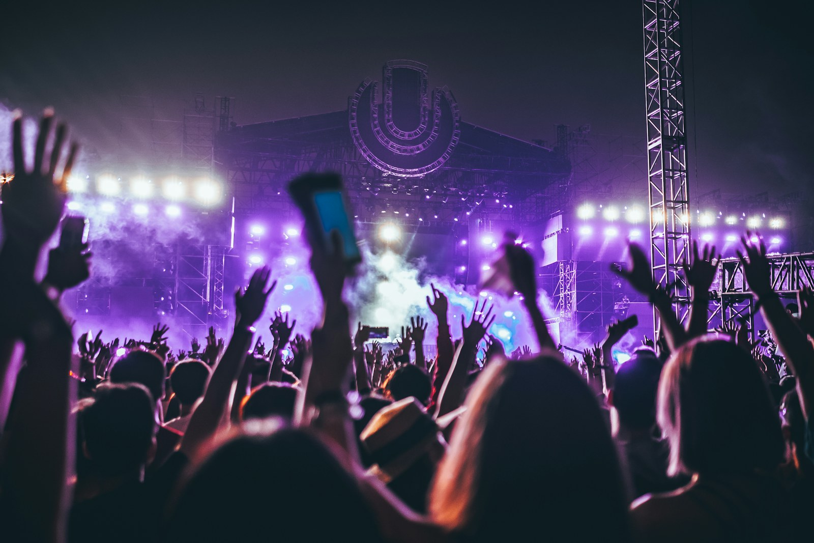 Live event crowd in Dubai, permits coordinated by Diva Talent